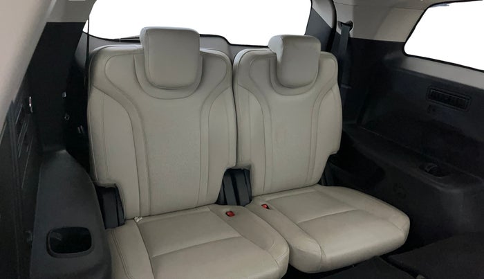 2023 Mahindra XUV700 AX 7 LUXURY P AT 7 STR, Petrol, Automatic, 14,877 km, Third Seat Row ( optional )