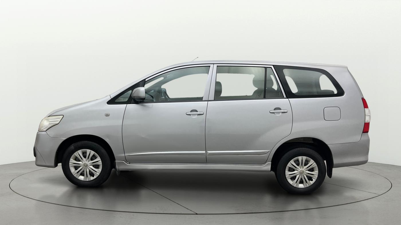 2015 Toyota Innova 2.5 GX 7 STR, Diesel, Manual, 1,10,102 km, Left Side