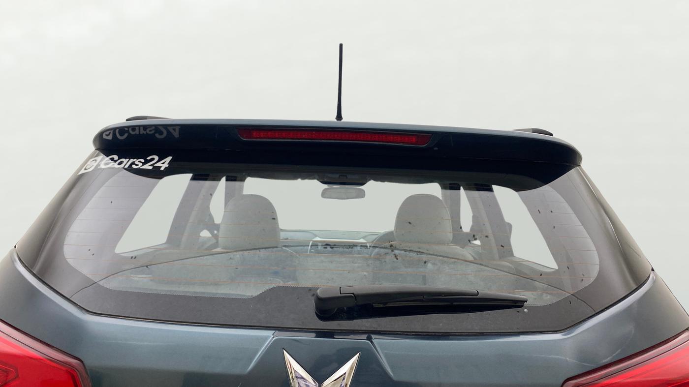 2024 Mahindra XUV300 W8 (O) 1.2 PETROL AMT, Petrol, Automatic, 15,125 km, Rear Windshield