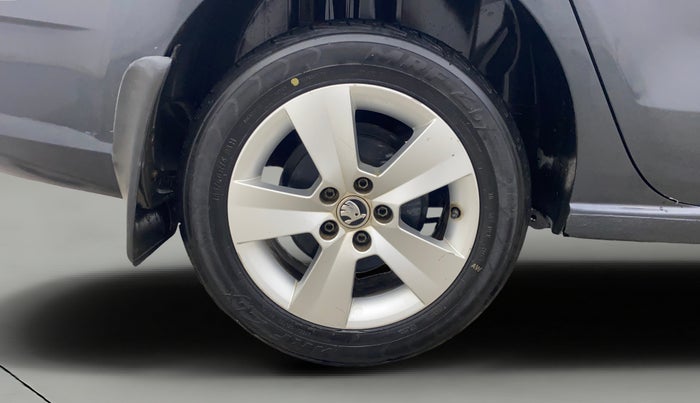 2018 Skoda Rapid AMBITION 1.5 TDI AT, Diesel, Automatic, 1,31,856 km, Right Rear Wheel