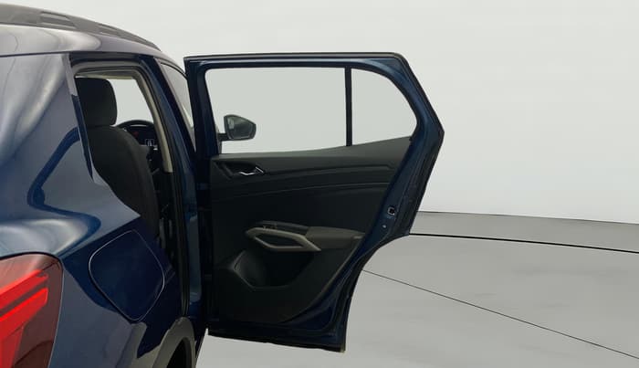 2025 Skoda Kylaq Signature, Petrol, Manual, 11,585 km, RHS Rear Door