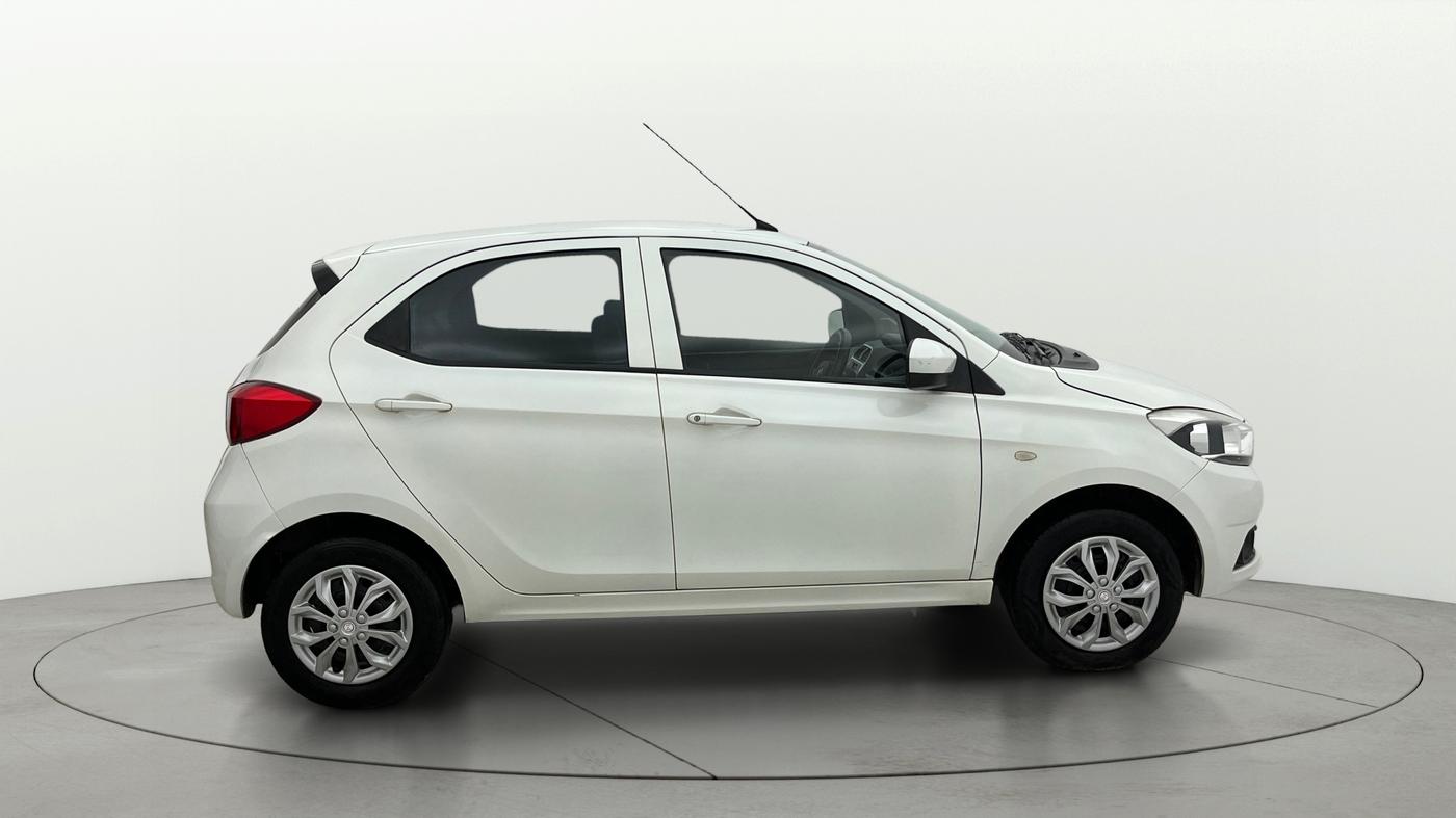 2017 Tata Tiago XT PETROL, Petrol, Manual, 79,222 km, Right Side View