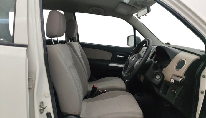 2016 Maruti Wagon R 1.0 VXI (O) AMT, Petrol, Automatic, 1,11,583 km, Right Side Front Door Cabin