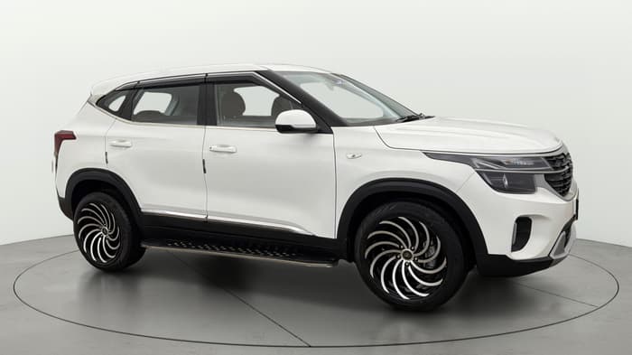2025 KIA SELTOS HTE (O)1.5 Petrol MT, Petrol, Manual, 19,258 km, Right Front Diagonal
