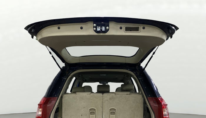 2017 Mahindra XUV500 W9 AT, Diesel, Automatic, 86,529 km, Boot Door Open