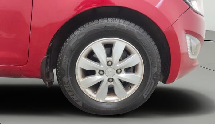 2013 Hyundai i20 SPORTZ 1.2, Petrol, Manual, 70,756 km, Right Front Wheel