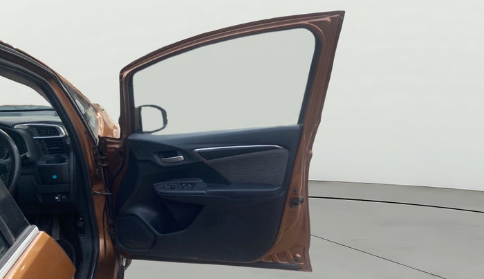 2017 Honda WR-V 1.2L I-VTEC VX MT, CNG, Manual, 1,04,053 km, RHS Front Door