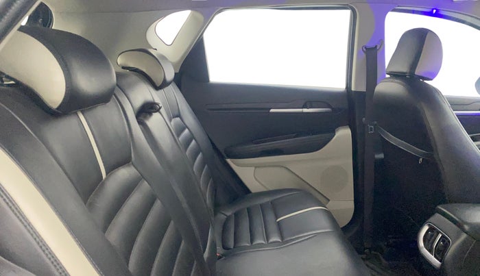 2021 KIA SONET HTX 1.0 IMT, Petrol, Manual, 31,988 km, Right Side Rear Door Cabin