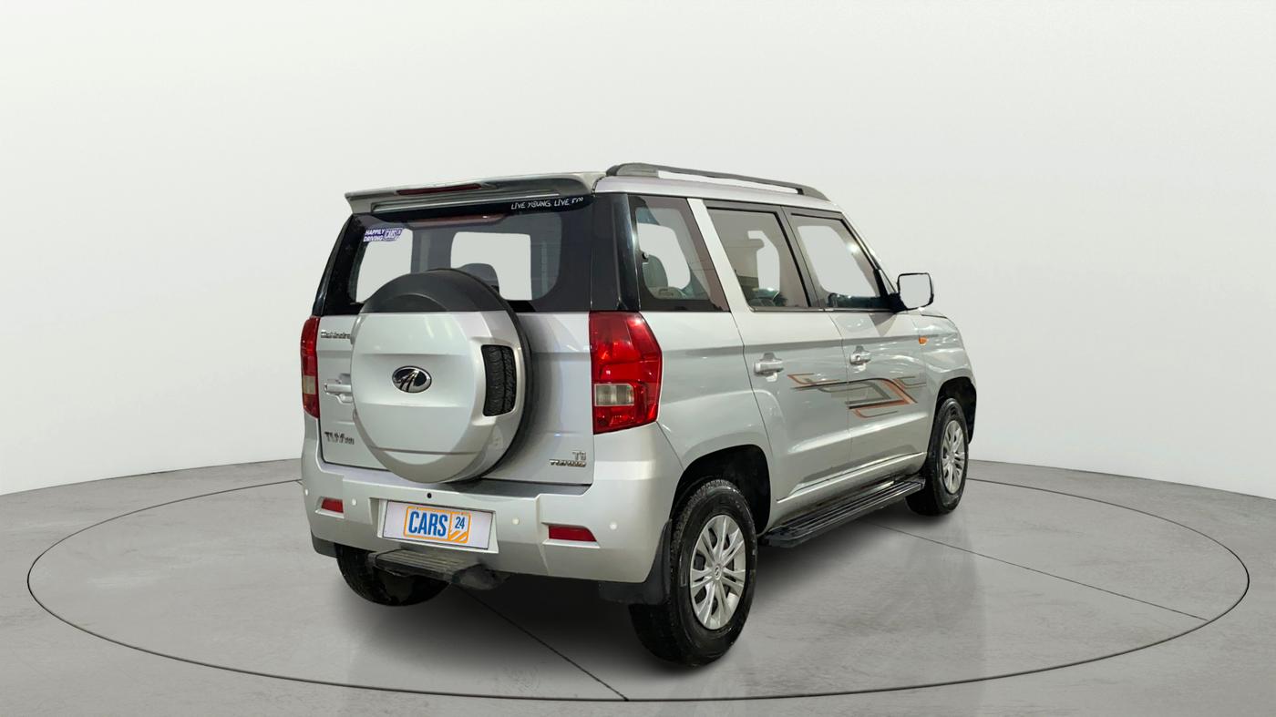 2017 Mahindra TUV300 T6, Diesel, Manual, 20,374 km, Right Back Diagonal