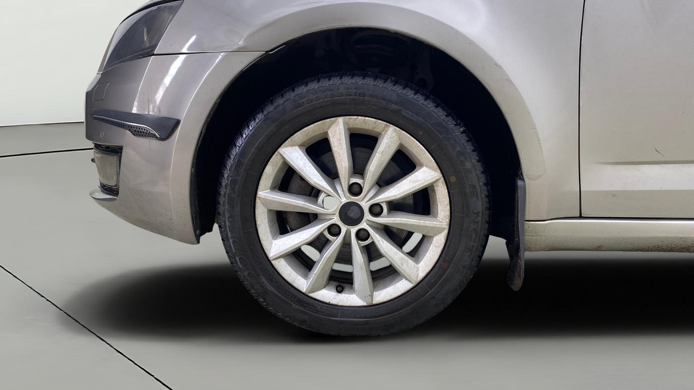 2014 Skoda Octavia ELEGANCE 2.0 TDI AT, Diesel, Automatic, 77,176 km, Left Front Wheel