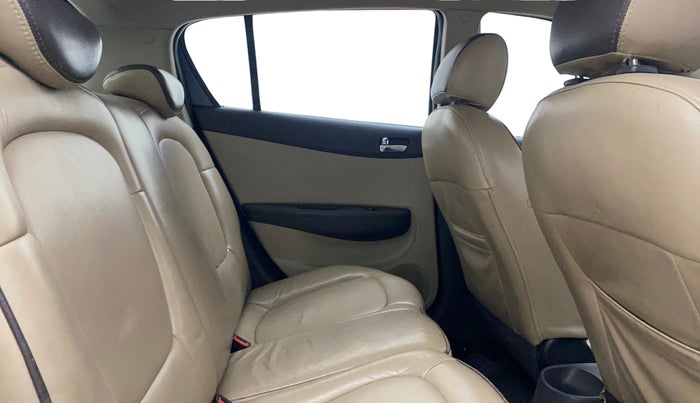 2012 Hyundai i20 SPORTZ 1.4 CRDI, Diesel, Manual, 88,320 km, Right Side Rear Door Cabin