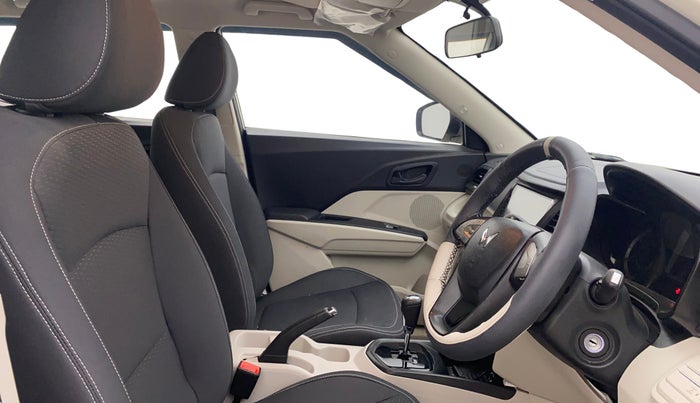 2023 Mahindra XUV300 W6 1.2 PETROL AMT, Petrol, Automatic, 15,464 km, Right Side Front Door Cabin