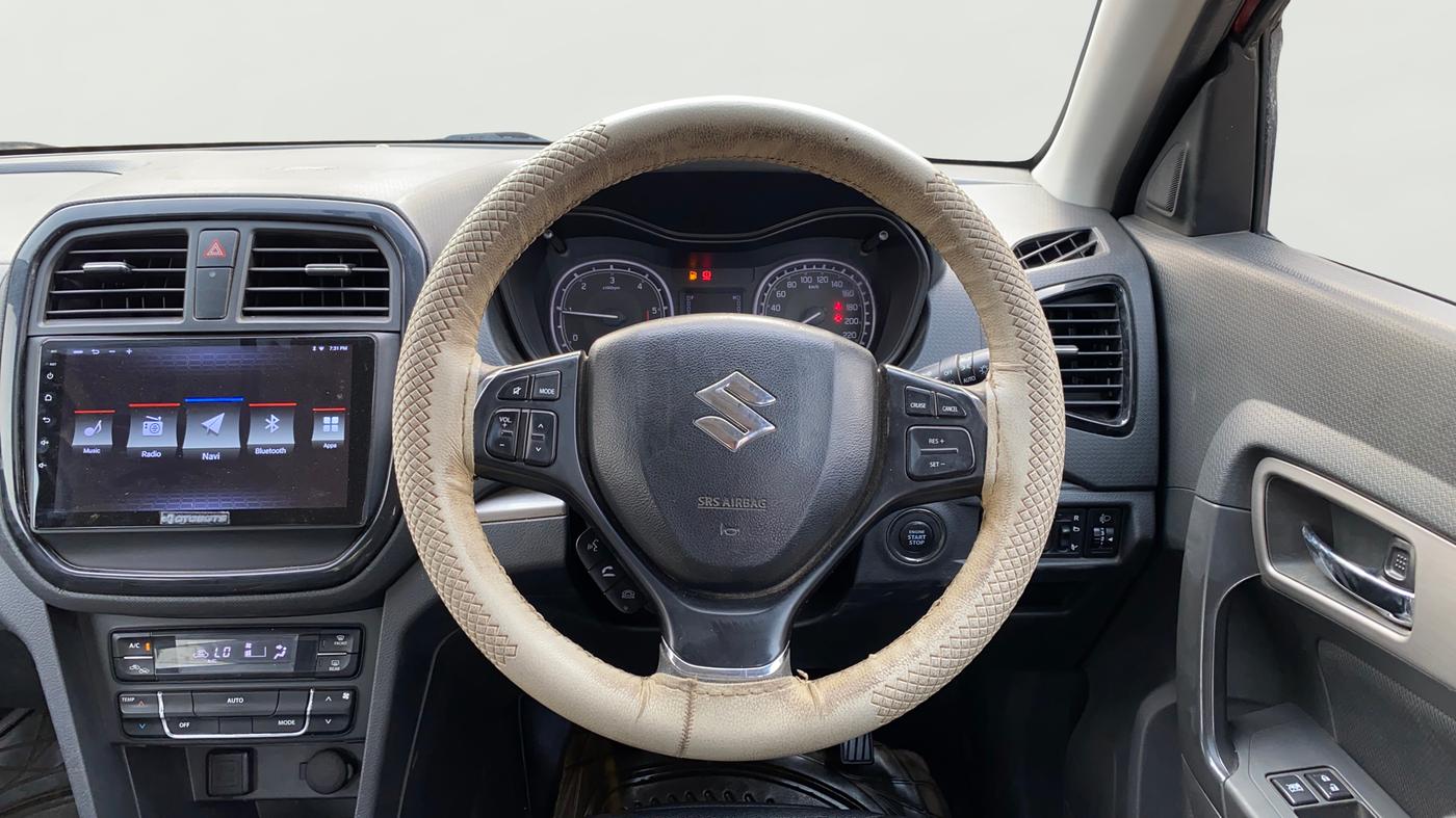 2017 Maruti Vitara Brezza ZDI PLUS DUAL TONE, Diesel, Manual, 98,175 km, Steering Wheel Close Up