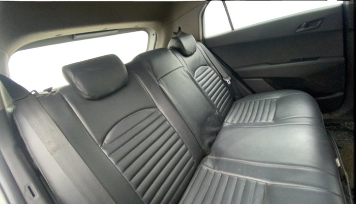 2016 Hyundai Creta S 1.4 DIESEL, Diesel, Manual, 1,07,929 km, Right Side Rear Door Cabin