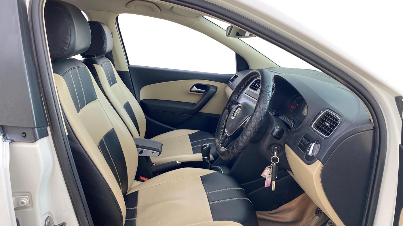 2017 Volkswagen Polo HIGHLINE1.2L, Petrol, Manual, 66,411 km, Right Side Front Door Cabin