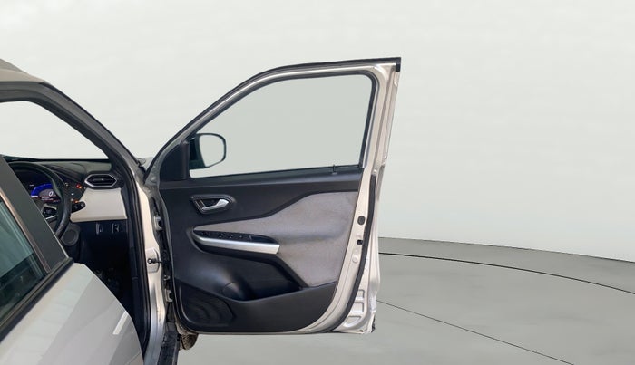 2023 Nissan MAGNITE XV MT, Petrol, Manual, 27,930 km, RHS Front Door