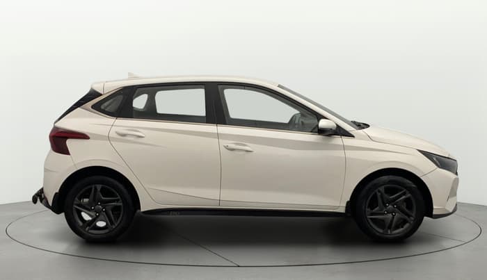 2022 Hyundai NEW I20 SPORTZ 1.2 MT, Petrol, Manual, 84,398 km, Right Side View