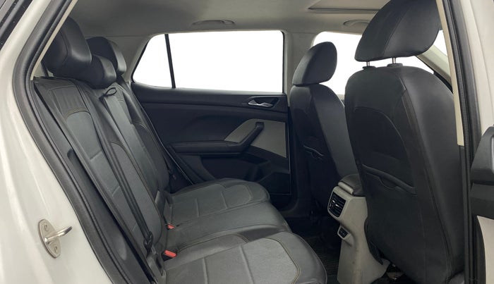 2022 Skoda KUSHAQ STYLE 1.0L TSI AT (6 AIRBAGS), Petrol, Automatic, 24,434 km, Right Side Rear Door Cabin