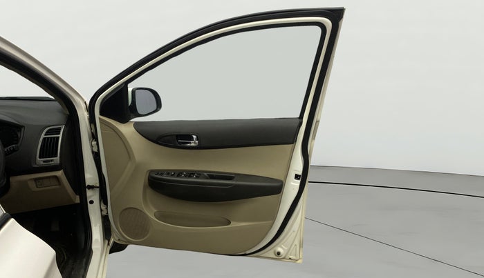 2013 Hyundai i20 MAGNA (O) 1.2, Petrol, Manual, 61,150 km, RHS Front Door