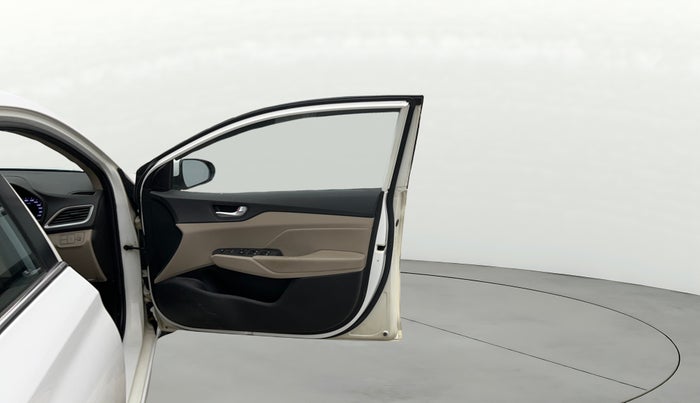 2018 Hyundai Verna 1.6 VTVT SX O, Petrol, Manual, 63,332 km, RHS Front Door