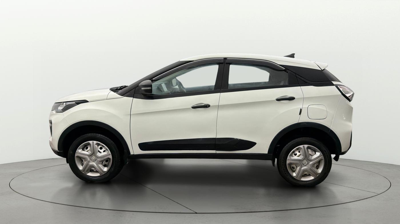 2023 Tata NEXON XE PETROL, Petrol, Manual, 25,429 km, Left Side
