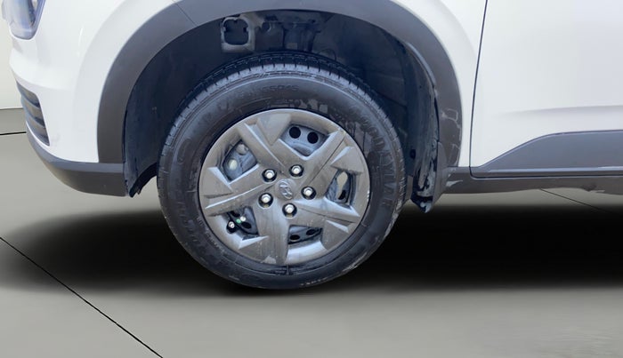 2023 Hyundai VENUE SX 1.2 PETROL, Petrol, Manual, 8,664 km, Left Front Wheel