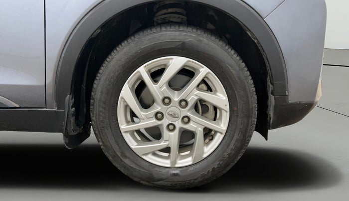 2022 Mahindra XUV300 W8 1.5 DIESEL, Diesel, Manual, 25,448 km, Right Front Wheel