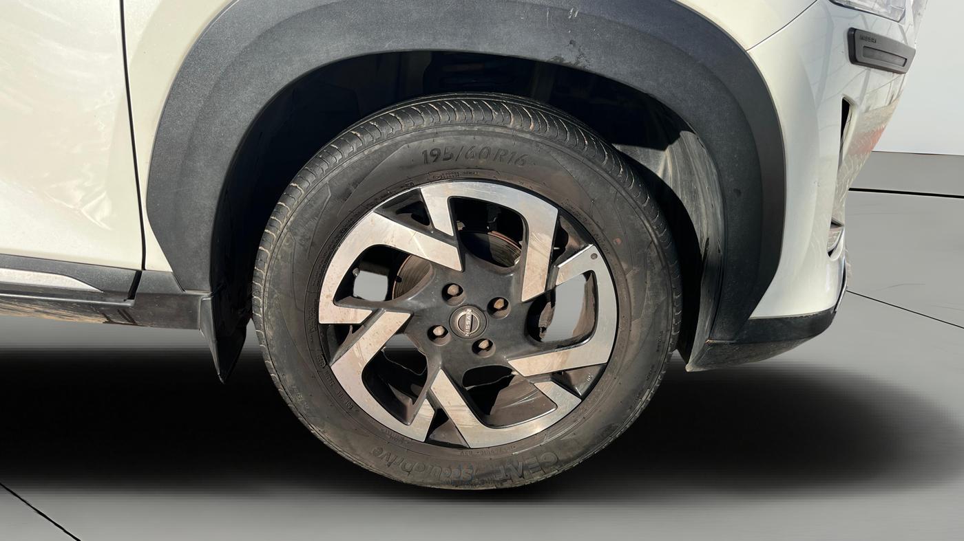 2022 Nissan MAGNITE XV PREMIUM TURBO (O) CVT DUAL TONE, Petrol, Automatic, 28,245 km, Right Front Wheel