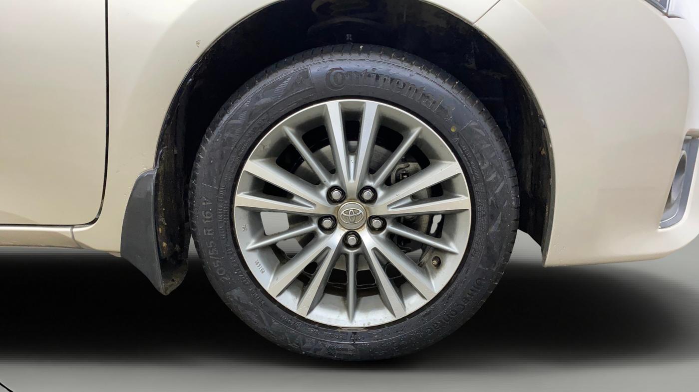 2014 Toyota Corolla Altis GL PETROL, Petrol, Manual, 39,388 km, Right Front Wheel
