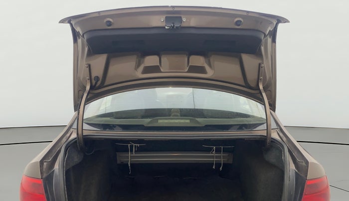 2014 Volkswagen Vento COMFORTLINE 1.5 AT, Diesel, Automatic, 82,598 km, Boot Door Open