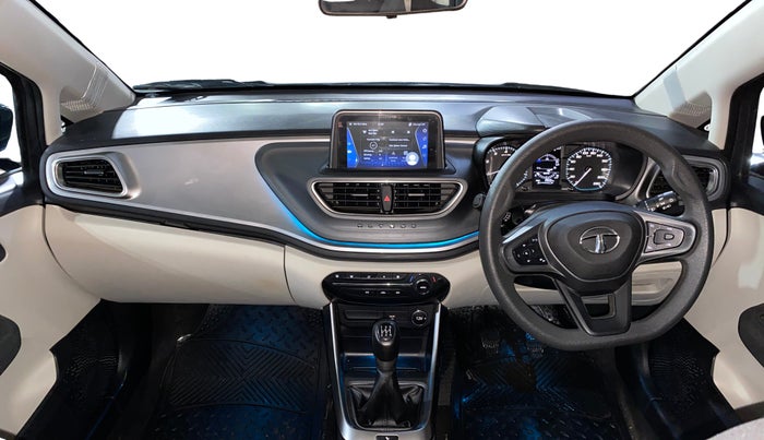 2023 Tata ALTROZ XZ PETROL, Petrol, Manual, 2,818 km, Dashboard