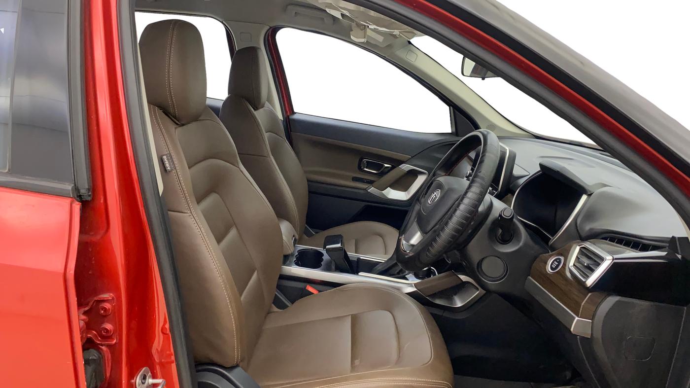 2020 Tata Harrier XZA 2.0L, Diesel, Automatic, 52,353 km, Right Side Front Door Cabin