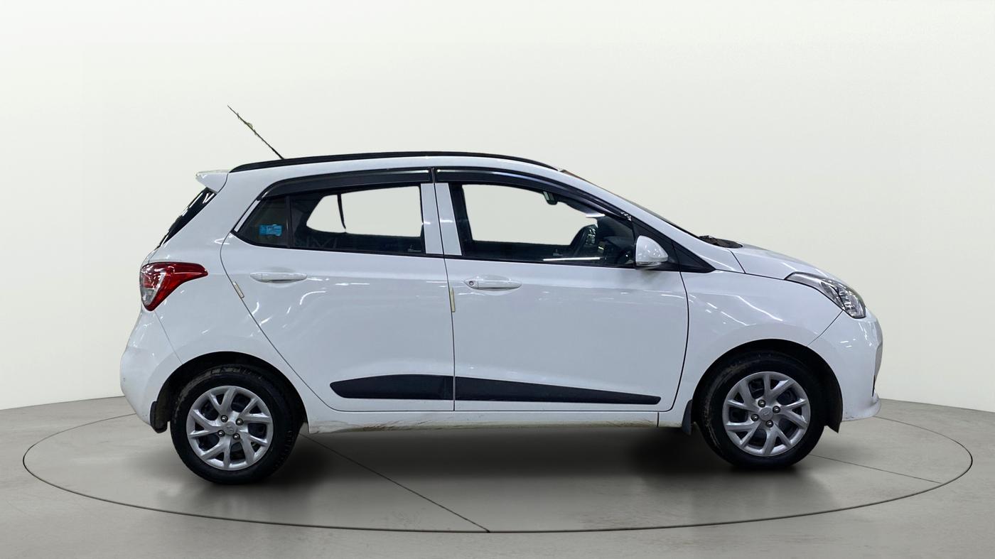 2019 Hyundai Grand i10 SPORTZ 1.2 KAPPA VTVT, Petrol, Manual, 28,229 km, Right Side View