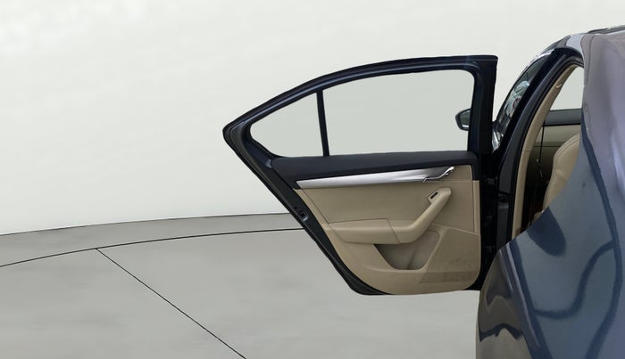 2017 Skoda Octavia STYLE 1.8 TSI AT, Petrol, Automatic, 92,155 km, LHS Rear Door