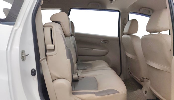 2016 Maruti Ertiga VXI, Petrol, Manual, 60,020 km, Right Side Rear Door Cabin