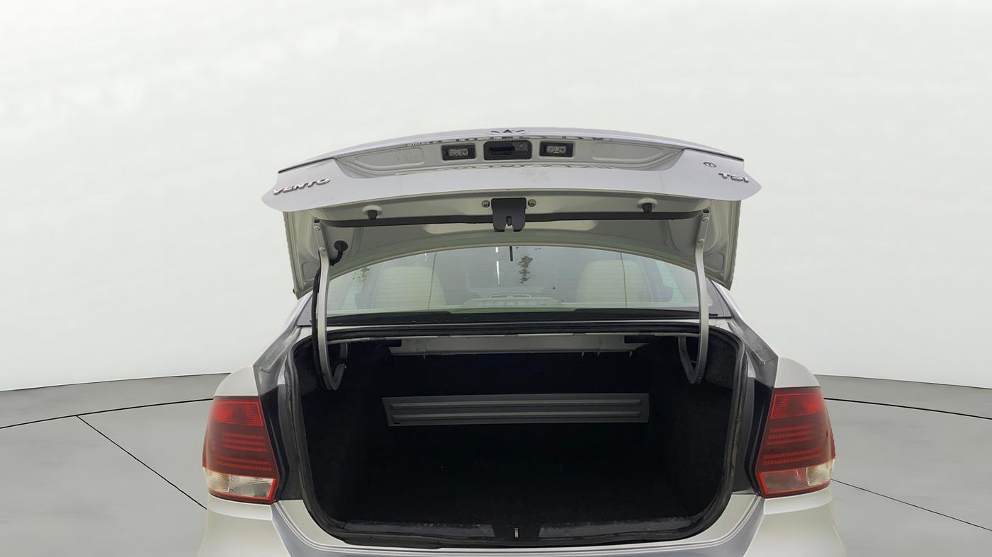 2022 Volkswagen Vento HIGHLINE PLUS 1.0L TSI AT, Petrol, Automatic, 83,459 km, Boot Door Open