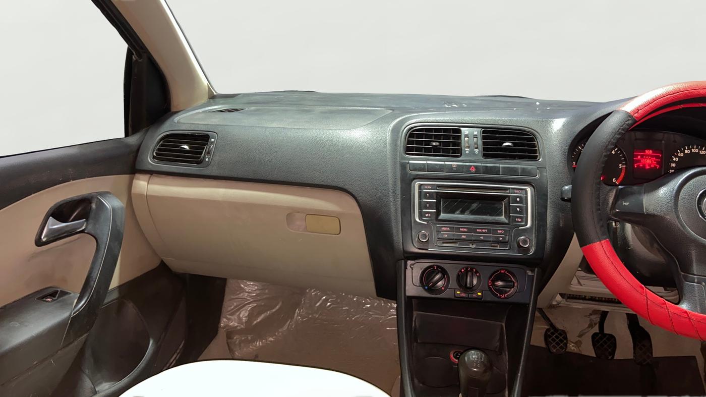 2013 Volkswagen Polo COMFORTLINE 1.2L, Diesel, Manual, 1,05,849 km, Air Conditioner