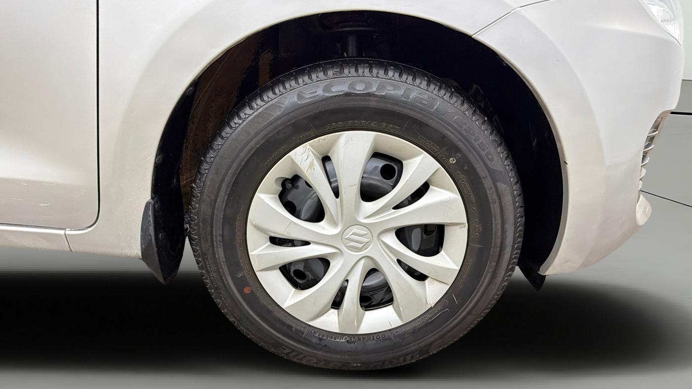 2018 Maruti Swift VXI, Petrol, Manual, 15,729 km, Right Front Wheel