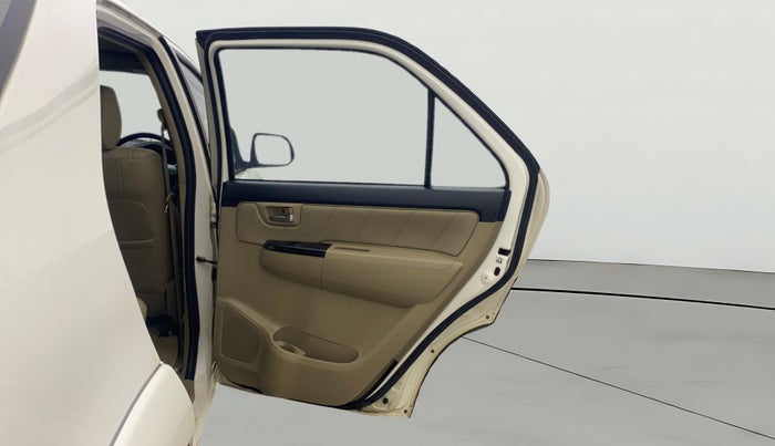 2014 Toyota Fortuner 3.0 4X2 AT, Diesel, Automatic, 89,942 km, RHS Rear Door