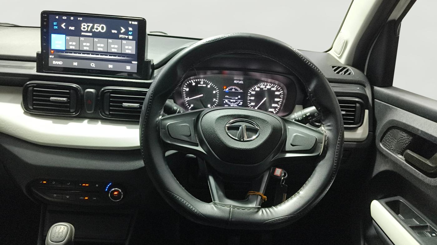 2022 Tata PUNCH PURE MT, Petrol, Manual, 30,710 km, Steering Wheel Close Up