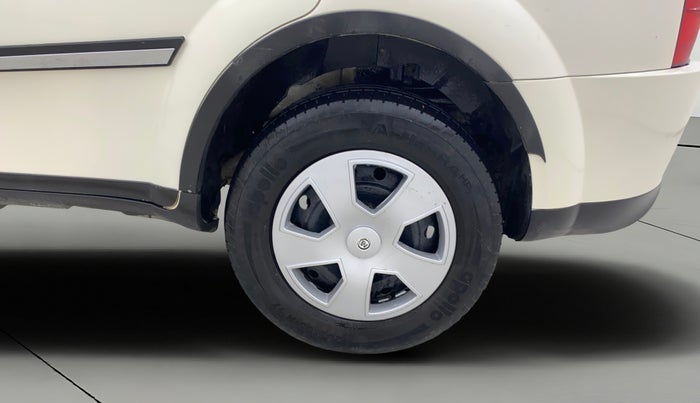 2017 Mahindra XUV500 W6, Diesel, Manual, 1,49,587 km, Left Rear Wheel