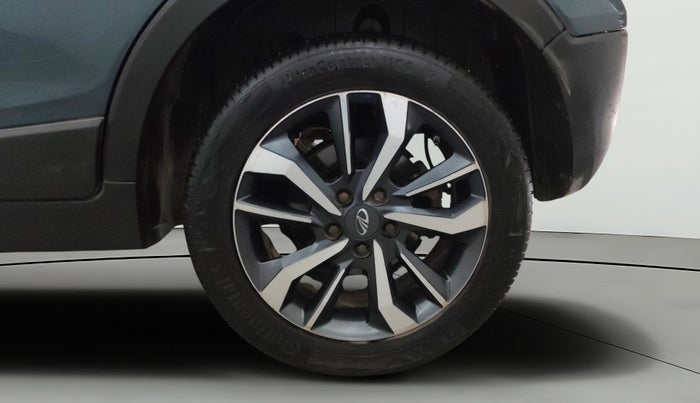 2021 Mahindra XUV300 W8 (O) 1.5 DIESEL, Diesel, Manual, 1,12,292 km, Left Rear Wheel