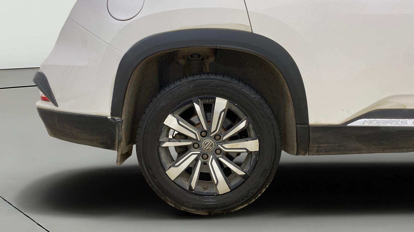 2020 MG HECTOR PLUS SMART 2.0 DIESEL TURBO MT 6-STR, Diesel, Manual, 1,42,342 km, Right Rear Wheel
