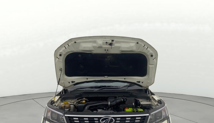 2022 Mahindra XUV300 W8 (O) 1.5 DIESEL, Diesel, Manual, 78,278 km, Open Bonet