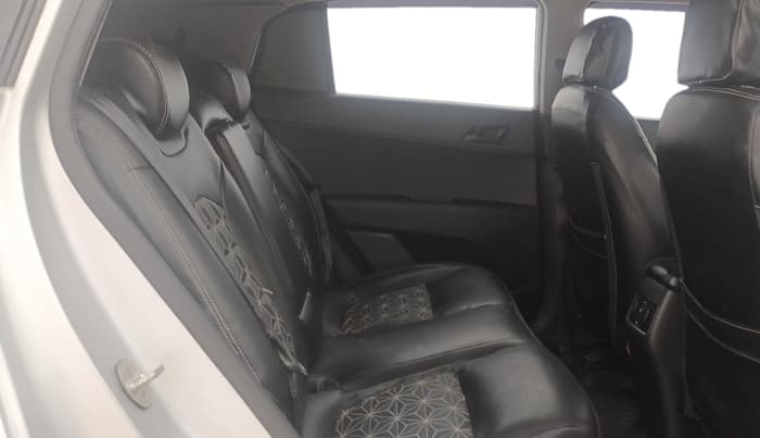 2015 Hyundai Creta E PLUS 1.6 PETROL, CNG, Manual, 1,02,271 km, Right Side Rear Door Cabin