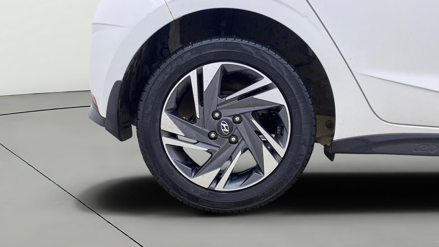 2021 Hyundai NEW I20 Asta (O) 1.0 Turbo DCT Dual Tone, Petrol, Automatic, 58,948 km, Right Rear Wheel