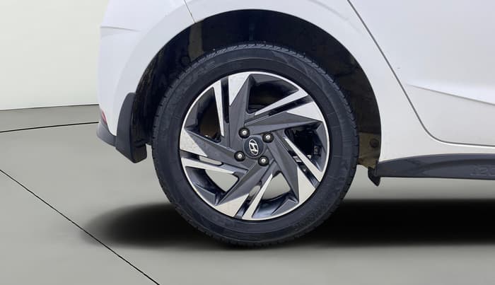 2021 Hyundai NEW I20 Asta (O) 1.0 Turbo DCT Dual Tone, Petrol, Automatic, 58,948 km, Right Rear Wheel