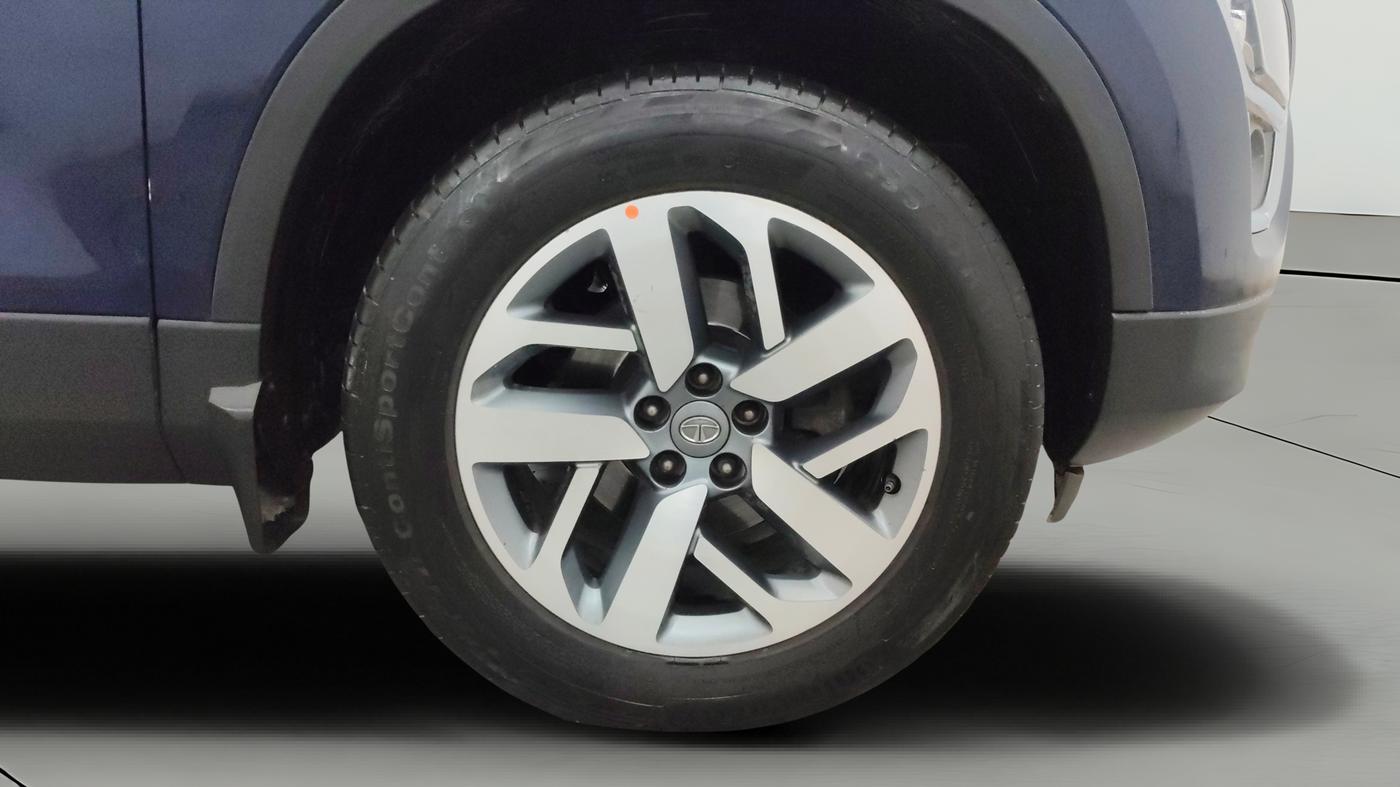 2021 Tata Safari XZ PLUS, Diesel, Manual, 1,36,197 km, Right Front Wheel