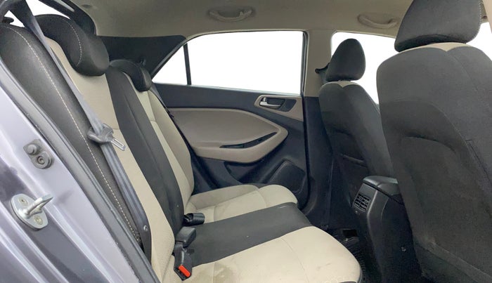 2016 Hyundai Elite i20 ASTA 1.2 (O), Petrol, Manual, 69,228 km, Right Side Rear Door Cabin