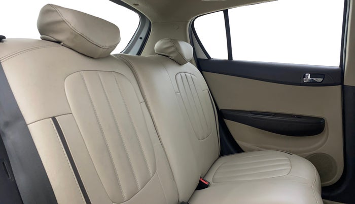 2014 Hyundai i20 SPORTZ 1.2, Petrol, Manual, 39,099 km, Right Side Rear Door Cabin